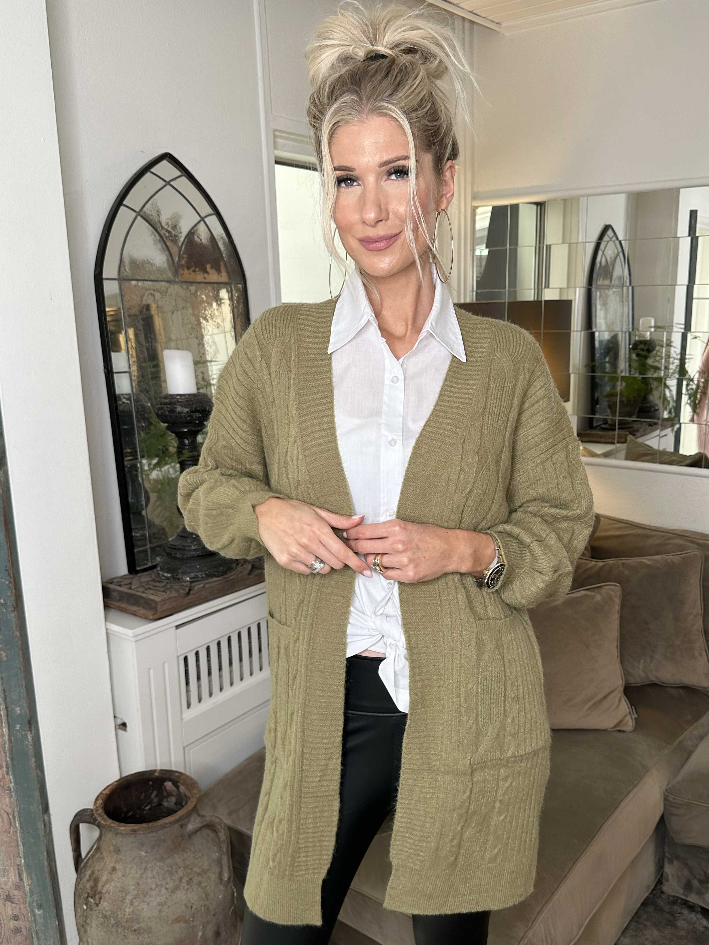 Valeria - Dejlig tyk strikcardigan med lommer